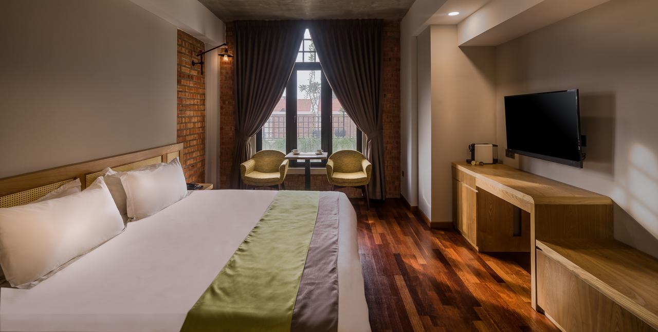 Treasures Hotel And Suites Малакка Экстерьер фото