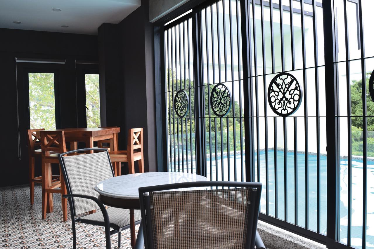 Treasures Hotel And Suites Малакка Экстерьер фото