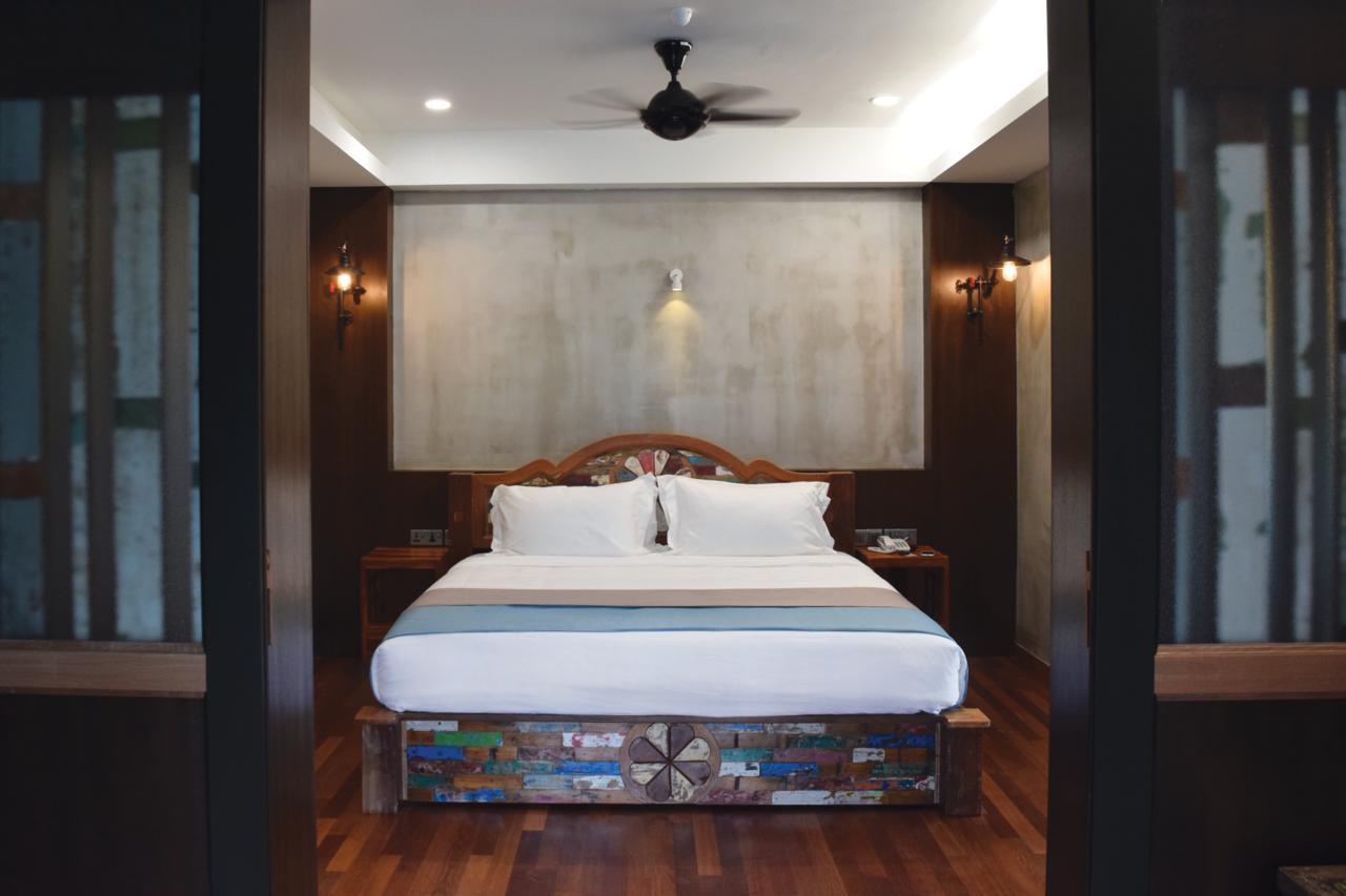 Treasures Hotel And Suites Малакка Экстерьер фото
