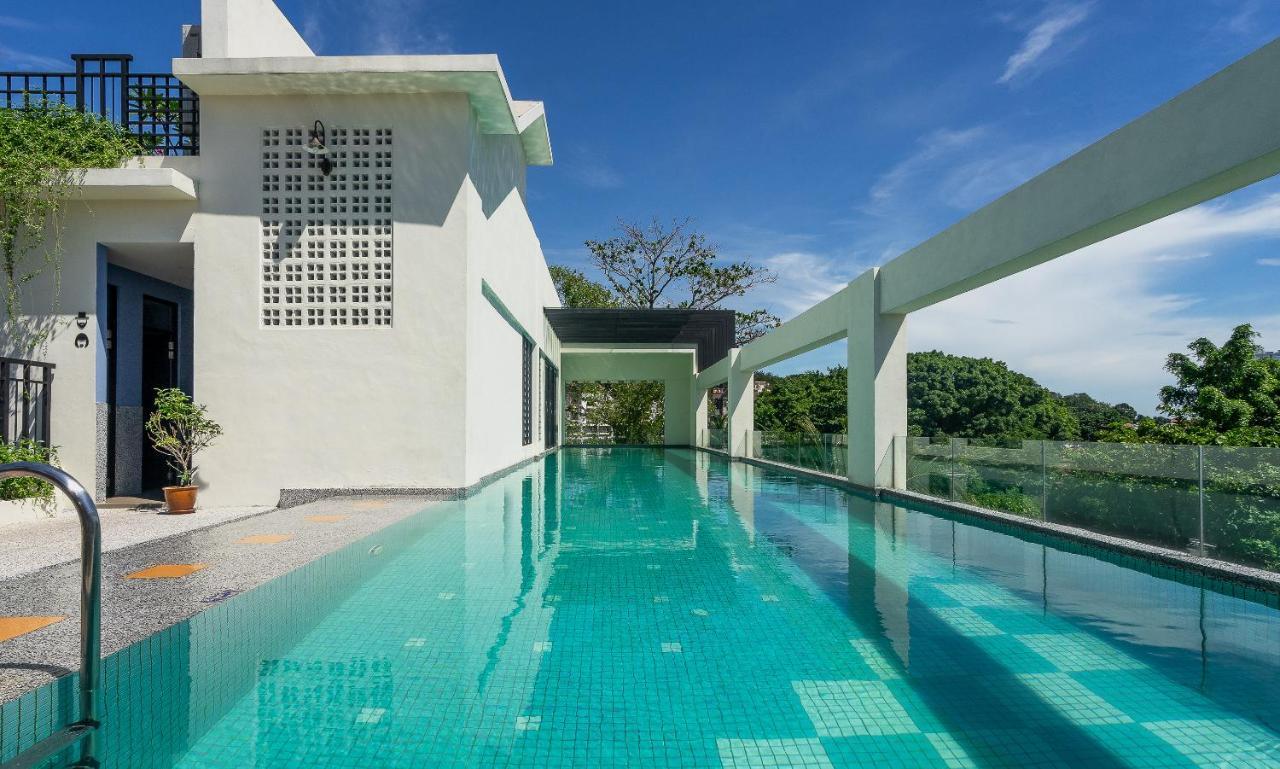 Treasures Hotel And Suites Малакка Экстерьер фото