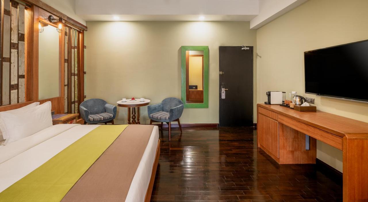 Treasures Hotel And Suites Малакка Экстерьер фото